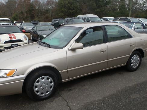 Used 1998 Toyota Camry LE image 13