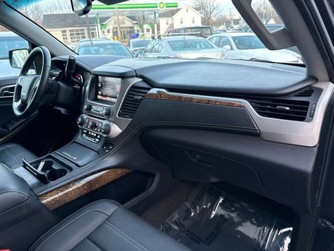 Used 2015 GMC Yukon XL Denali w/ Premium Package image 16