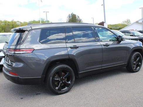 Used 2023 Jeep Grand Cherokee L Altitude AWD/4WD image 29