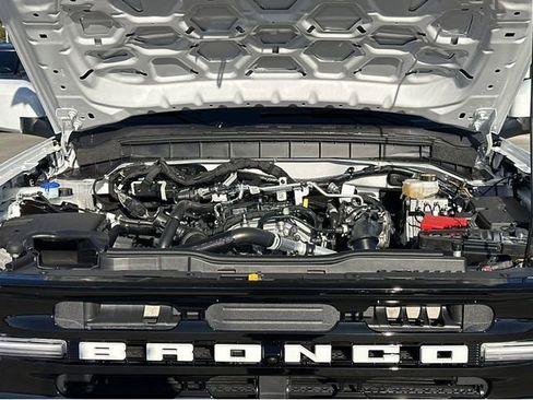 New 2025 Ford Bronco Outer Banks w/ Sasquatch Package image 42