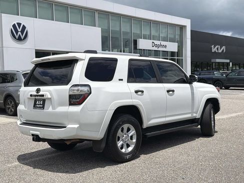 Used 2023 Toyota 4Runner SR5 Premium w/ Moonroof Package RWD image 32