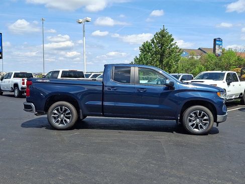 Used 2023 Chevrolet Silverado 1500 LT AWD/4WD image 7