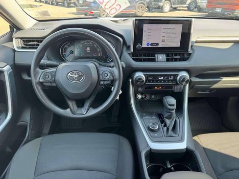 Used 2025 Toyota RAV4 LE AWD/4WD image 20