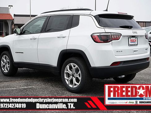 New 2025 Jeep Compass Latitude image 3