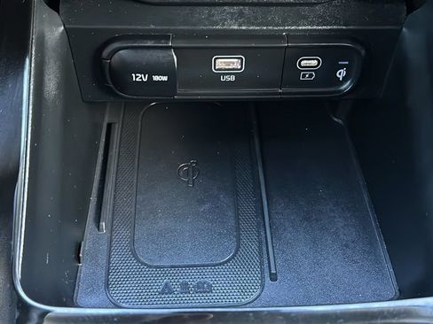 Used 2025 Kia Telluride S FWD image 28