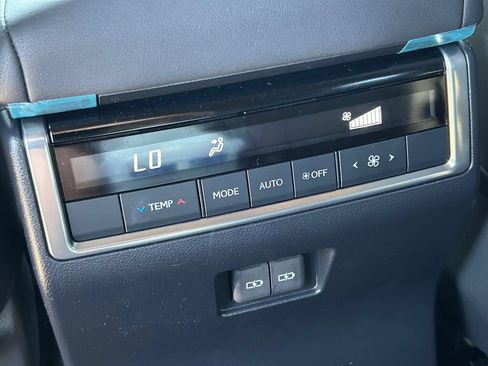 Used 2026 Lexus GX 550 w/ Accessory Package (31) AWD/4WD image 25