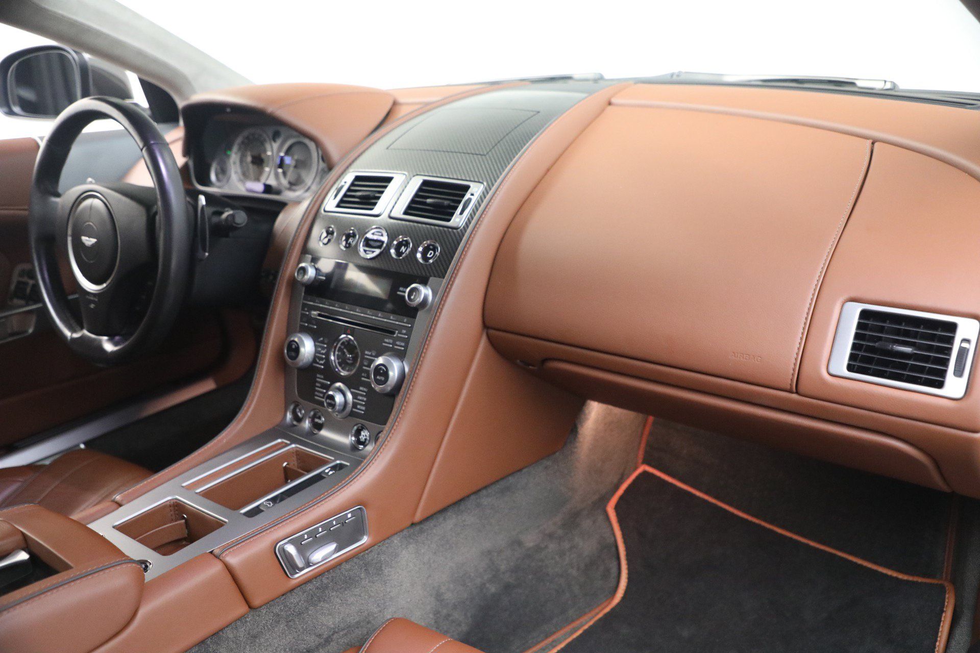 Used 2014 Aston Martin DB9 Coupe RWD image 17