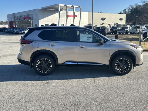 New 2026 Nissan Rogue Platinum image 4