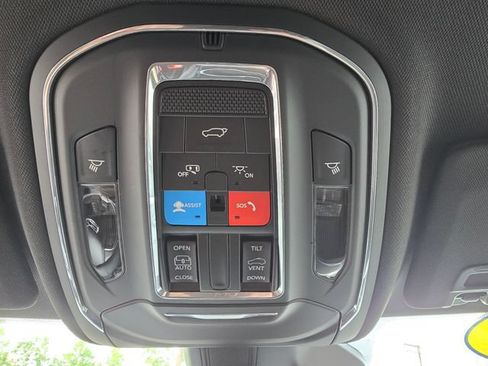 Used 2023 Jeep Grand Cherokee Altitude AWD/4WD image 26