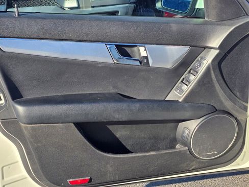 Used 2009 Mercedes-Benz C 300 Sedan image 21