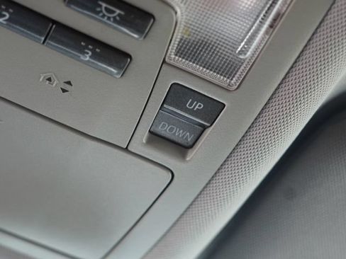 Used 2017 Toyota Highlander Limited w/ Carpet Mat Package FWD image 43