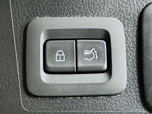 Used 2025 MAZDA CX-50 AWD 2.5 S w/ Premium Package image 31