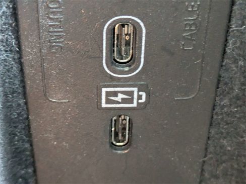 Used 2022 Volvo XC60 B5 Momentum image 23