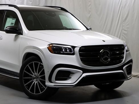 New 2026 Mercedes-Benz GLS 580 4MATIC image 2