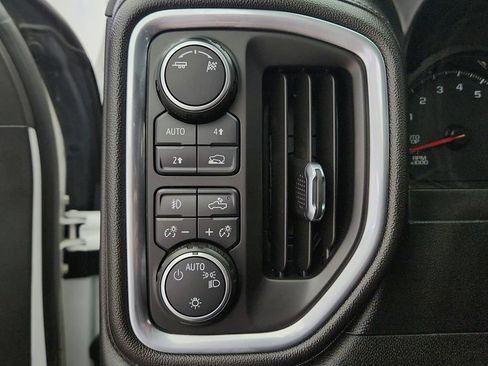 Used 2019 Chevrolet Silverado 1500 RST w/ True North Edition AWD/4WD image 17