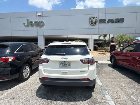 Used 2020 Jeep Compass Latitude w/ Popular Equipment Group FWD image 15