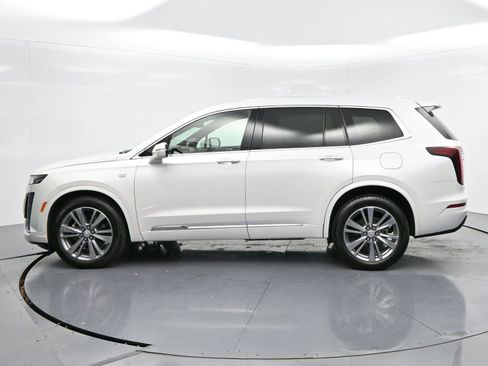 Used 2025 Cadillac XT6 Premium Luxury image 4