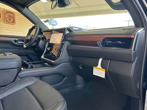 New 2026 GMC Yukon XL Denali image 22