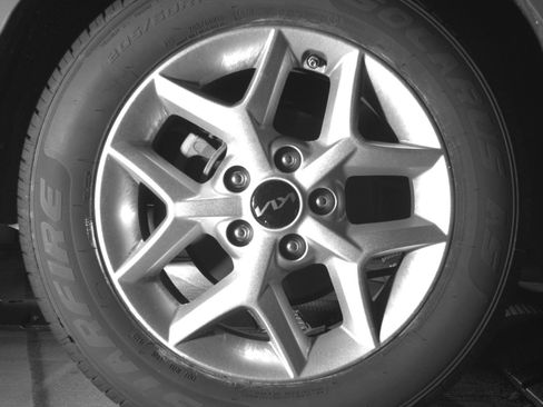 Used 2025 Kia Soul LX w/ LX Technology Package FWD image 24