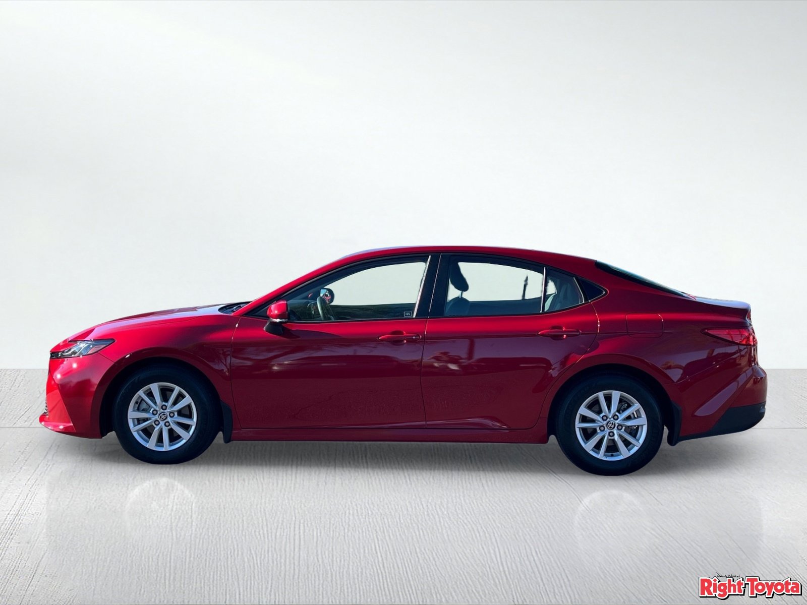 Certified 2025 Toyota Camry LE FWD image 4