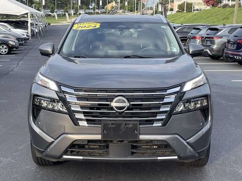 Used 2024 Nissan Rogue SL AWD/4WD image 2