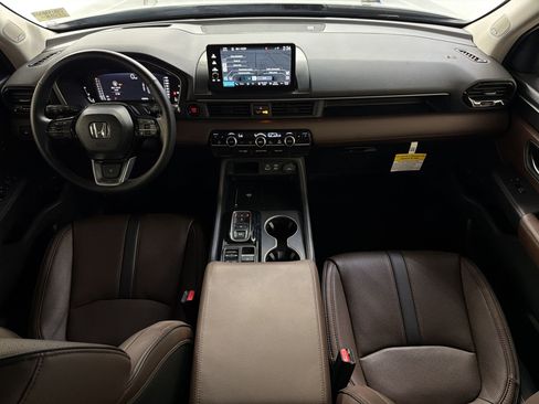 Certified 2025 Honda Pilot Elite image 17