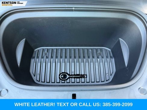 Used 2024 Tesla Model Y Performance AWD/4WD image 31