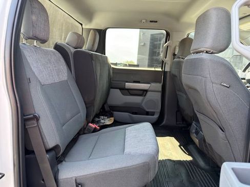 Used 2023 Ford F250 XLT w/ FX4 Off-Road Package AWD/4WD image 11