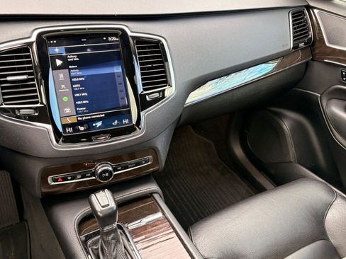 Used 2018 Volvo XC90 T6 Momentum w/ Convenience Package image 24
