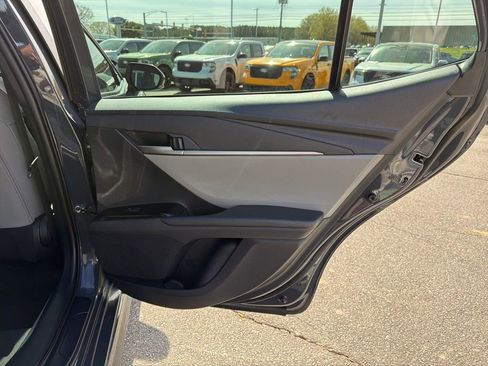 Used 2025 Toyota Camry SE image 19