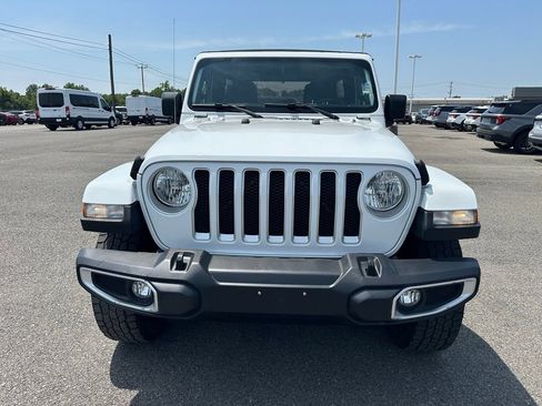 Used 2019 Jeep Wrangler Unlimited Sahara AWD/4WD image 2
