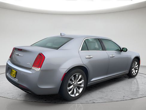 Used 2017 Chrysler 300 C AWD/4WD image 3