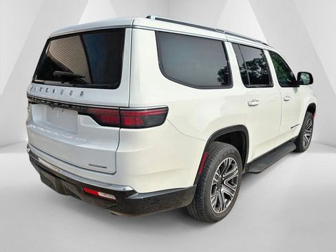 Used 2024 Jeep Wagoneer Series II w/ Flexible Seating Group AWD/4WD image 7