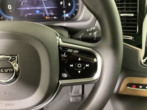 New 2025 Volvo XC90 B6 Plus w/ Protection Package Premier image 32