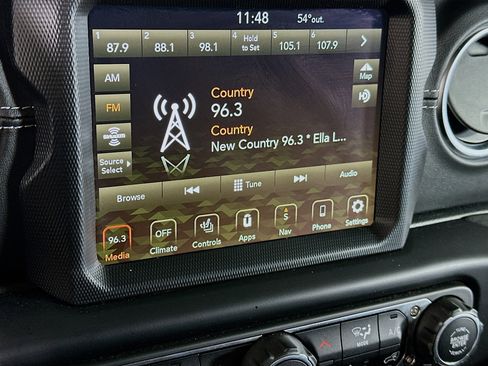 Used 2023 Jeep Wrangler Sahara w/ Cold Weather Group image 19