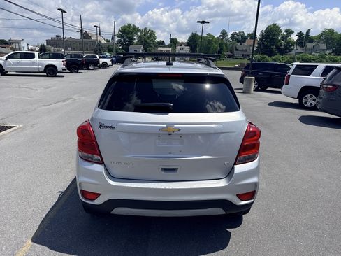 Used 2017 Chevrolet Trax LT w/ LT Convenience Package AWD/4WD image 16