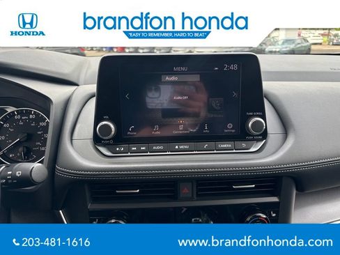Used 2025 Nissan Rogue SV w/ SV Premium Package AWD/4WD image 19