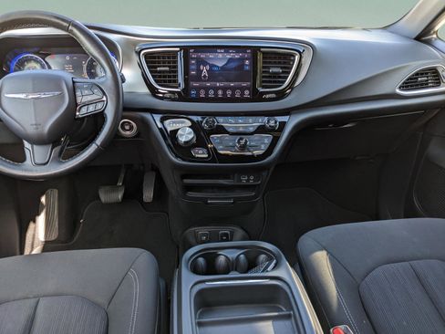 Used 2019 Chrysler Pacifica Touring Plus w/ Advanced Safetytec Group image 13