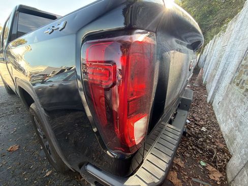 Used 2023 GMC Sierra 1500 Elevation AWD/4WD image 5