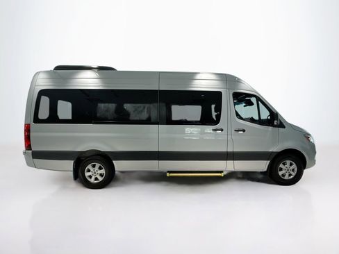 Used 2024 Mercedes-Benz Sprinter 2500 image 6