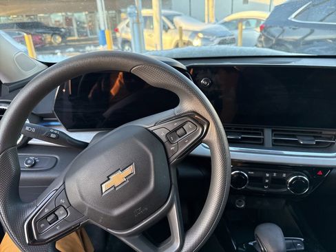 Used 2024 Chevrolet Trax LT image 11