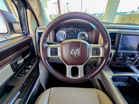 Used 2018 RAM 1500 Laramie w/ Convenience Group AWD/4WD image 20