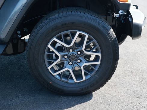 New 2026 Jeep Wrangler Unlimited Sahara AWD/4WD image 8