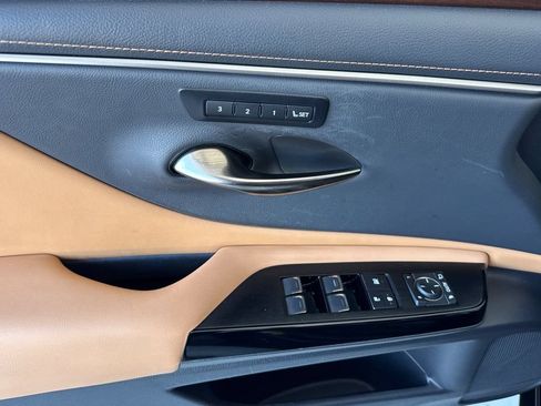 Used 2024 Lexus ES 300h w/ Premium Package FWD image 14