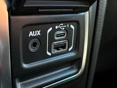 Certified 2025 Jeep Gladiator High Tide image 40