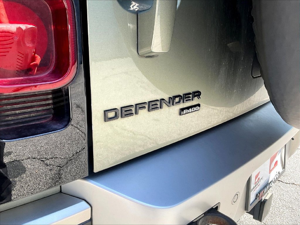 Used 2023 Land Rover Defender 110 SE AWD/4WD image 20