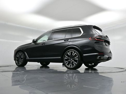 Used 2023 BMW X7 xDrive40i w/ Parking Assistance Package image 51