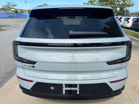 Used 2025 Volvo EX90 Ultra AWD/4WD image 9