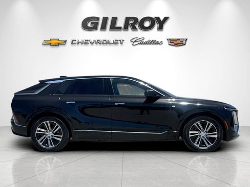 Used 2024 Cadillac Lyriq Luxury w/ LPO, Floor Liner Package AWD/4WD image 2