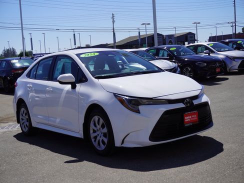 Used 2024 Toyota Corolla LE FWD image 1